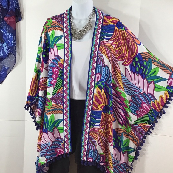 Trina Turk Tops - Trina Turk Multicolor Floral Kimono Paradise Plume OS